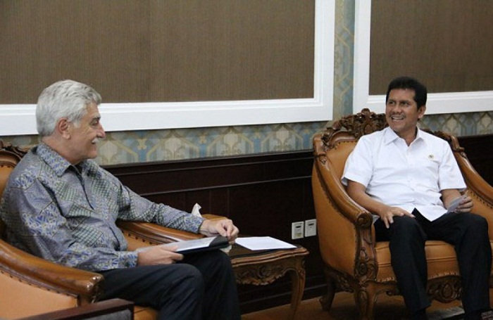 Azerbaijani Ambassador meets Indonesian Minister 
